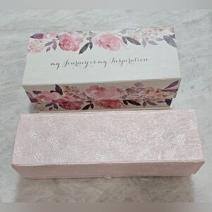 2 Decorative Gift Boxes Fantastic Way to Wrap a Special Gift or Display NWT